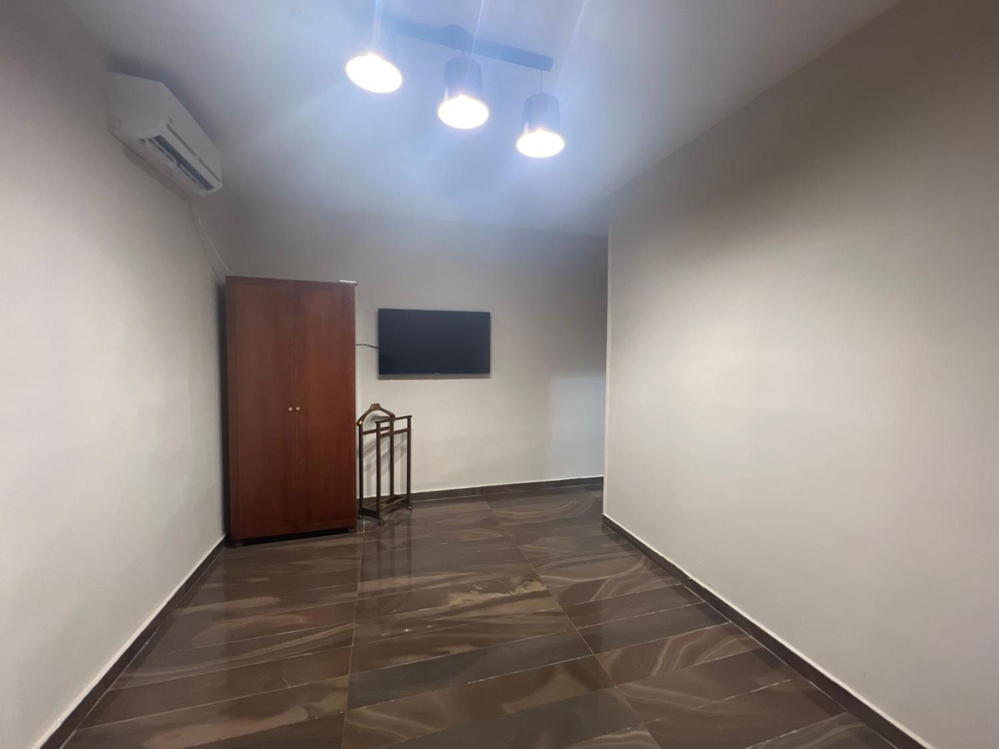 Room Station Giulia เนเปิลส์ ภายนอก รูปภาพ