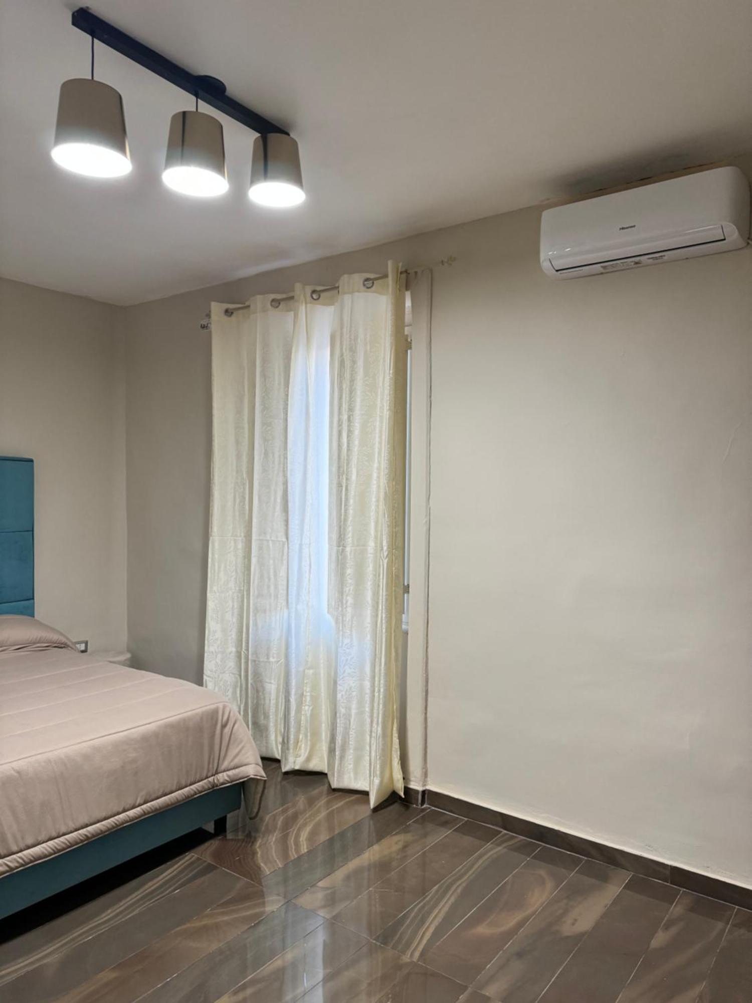 Room Station Giulia เนเปิลส์ ภายนอก รูปภาพ