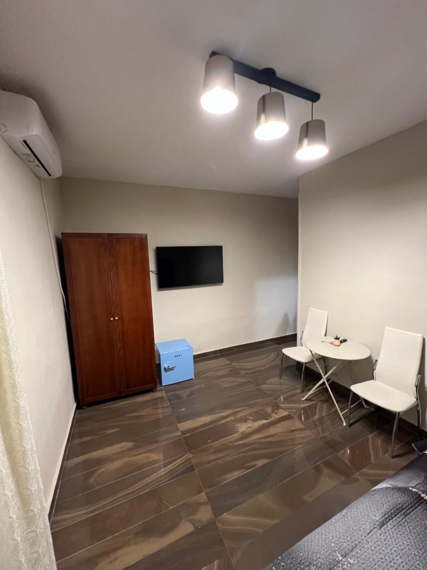 Room Station Giulia เนเปิลส์ ภายนอก รูปภาพ
